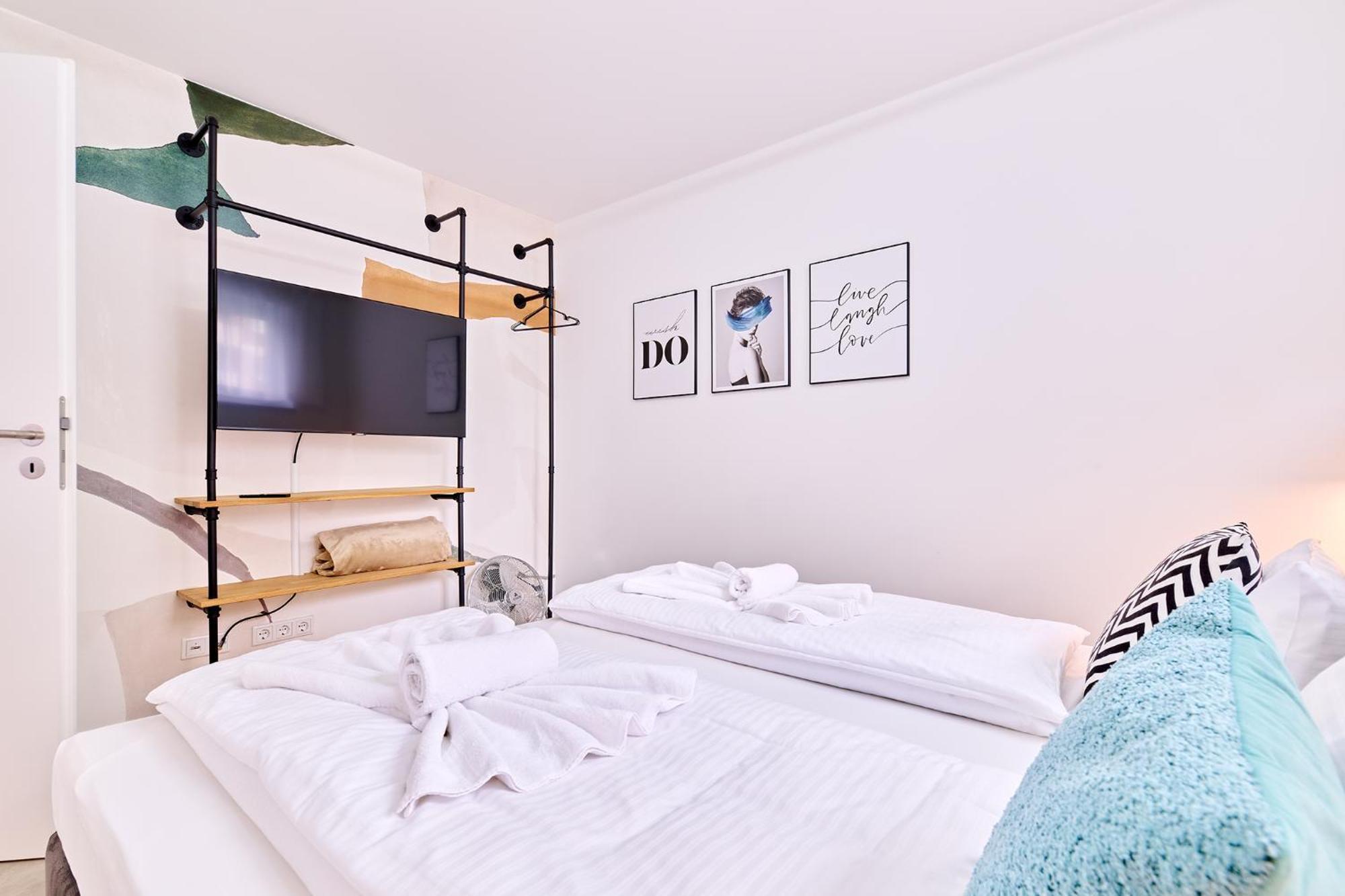 נירנברג Xzllenz - 4 Schlafzimmer, Zentral, Parken, U-Bahn, 2 Baeder, 4 Smart-Tv, Optional Einzelbett מראה חיצוני תמונה
